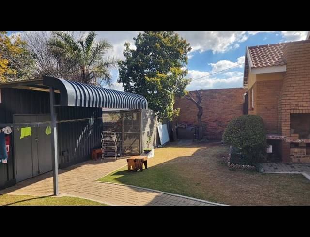 5 BEDROOM HOUSE FOR SALE IN FARRARMERE